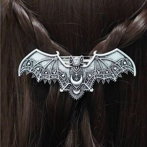 Gothic Bat Hair Clip, Silver, Vintage Inspired Engraved Lace Accent, Ele…